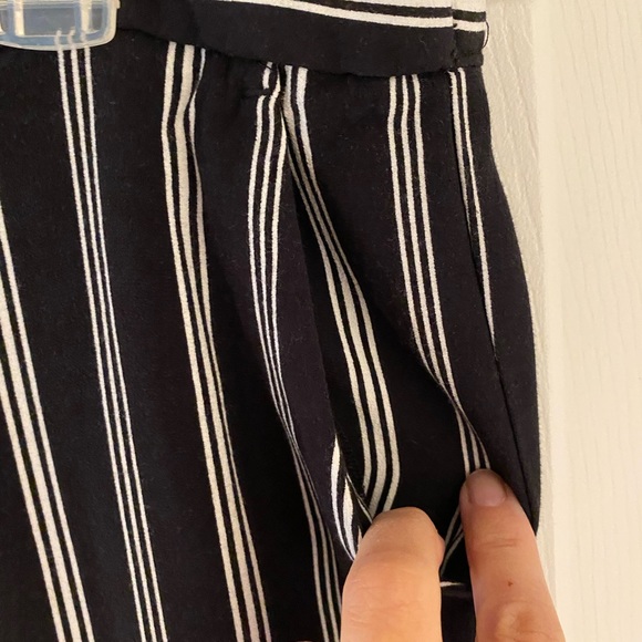 LOFT black and white pin striped palazzo pants EUC Sz L - Picture 4 of 4